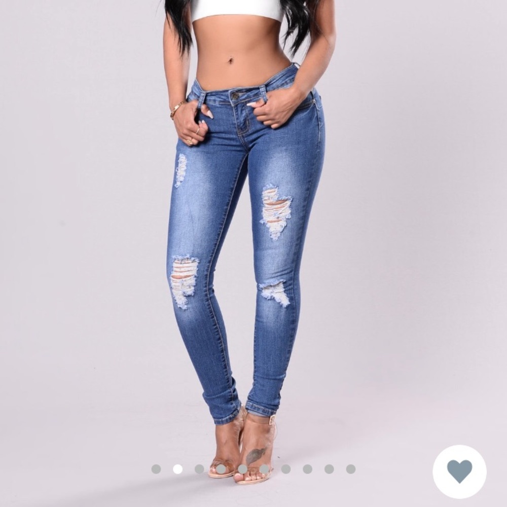 Distressed skinny jeans